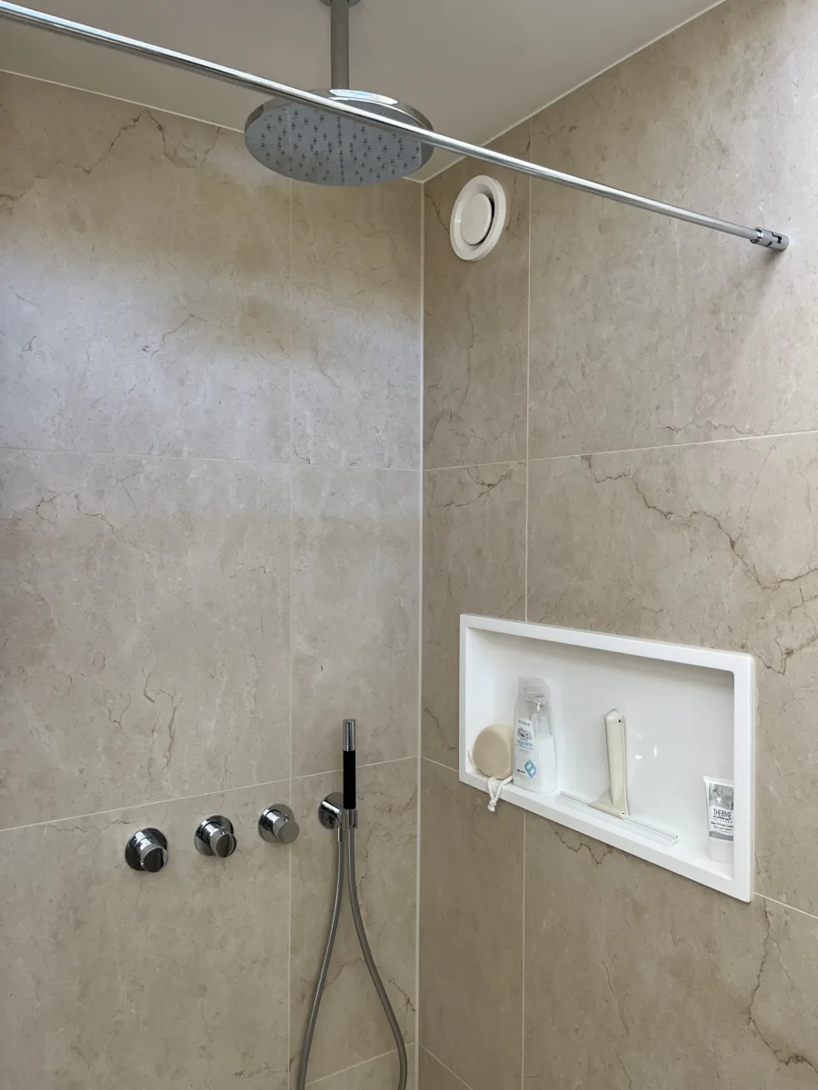 Badkamer renovatie, voor en na foto’s – modern stijl – Rhenen (foto 19)