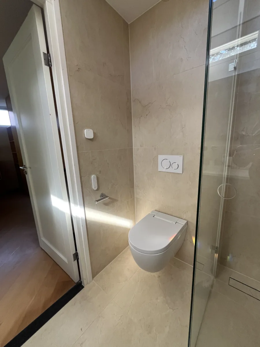 Badkamer renovatie, voor en na foto’s – modern stijl – Rhenen (foto 11)
