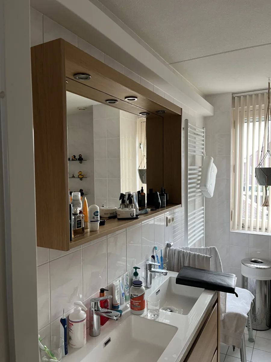 Badkamer met inloopdouche (bad vervallen) – badkamers met hout stijl – Ede (foto 9)