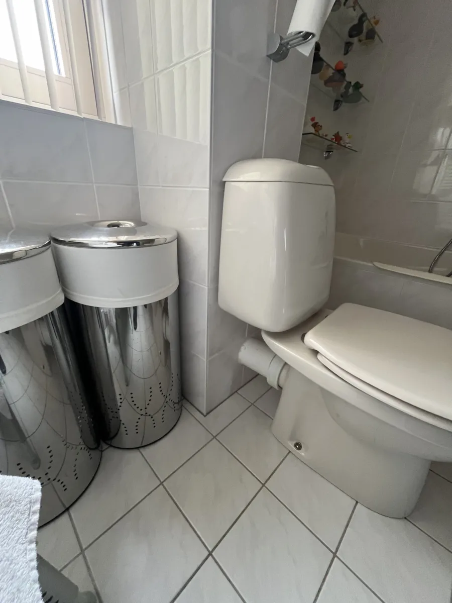 Badkamer met inloopdouche (bad vervallen) – badkamers met hout stijl – Ede (foto 12)
