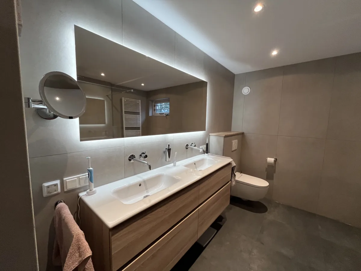 Badkamer sunshower en zitje onder de douche – modern stijl – Veenendaal (foto 8)