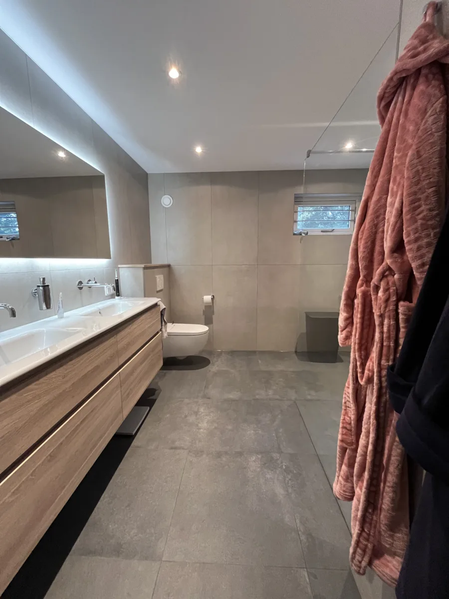 Badkamer sunshower en zitje onder de douche – modern stijl – Veenendaal (foto 9)