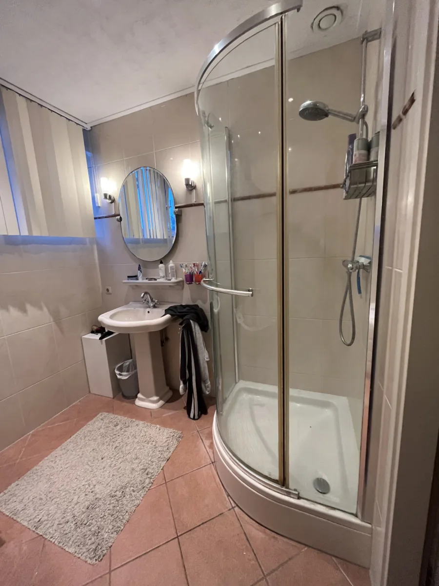 Badkamer met whirlpool bad – wellness stijl – Veenendaal (foto 13)