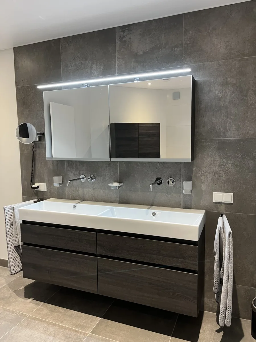Royale sunshower badkamer met Geberit Mera douche-wc – modern stijl – Bemmel (foto 9)