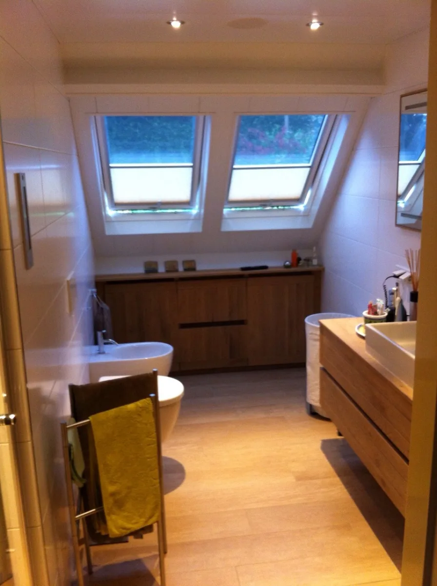 Badkamer maatwerk eikenhout en stoomdouche – wellness stijl – Rhenen (foto 6)