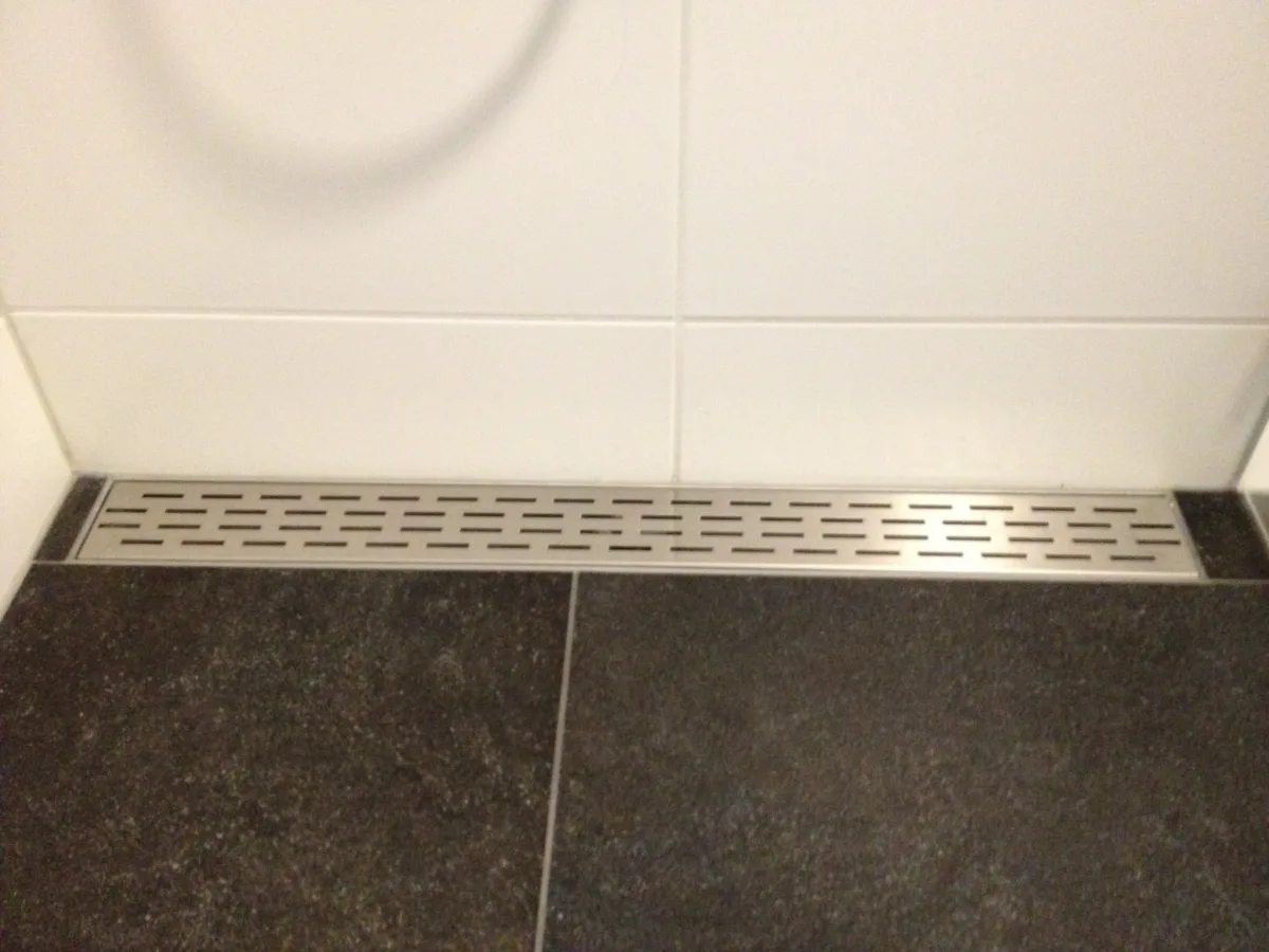 Badkamer met zwevende douche – basis stijl – Veenendaal (foto 7)