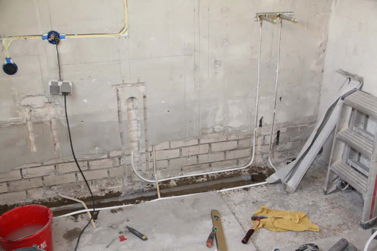 Badkamer met schuine kap – tijdloos stijl – Lunteren (foto 15)