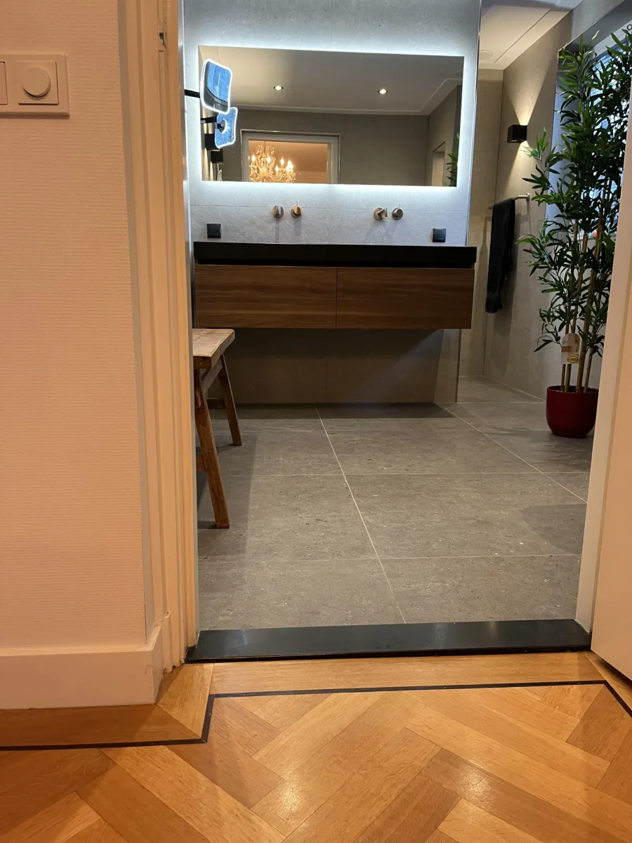 Badkamer natuursteen wastafel – natuurlijk stijl – Oosterbeek (foto 3)