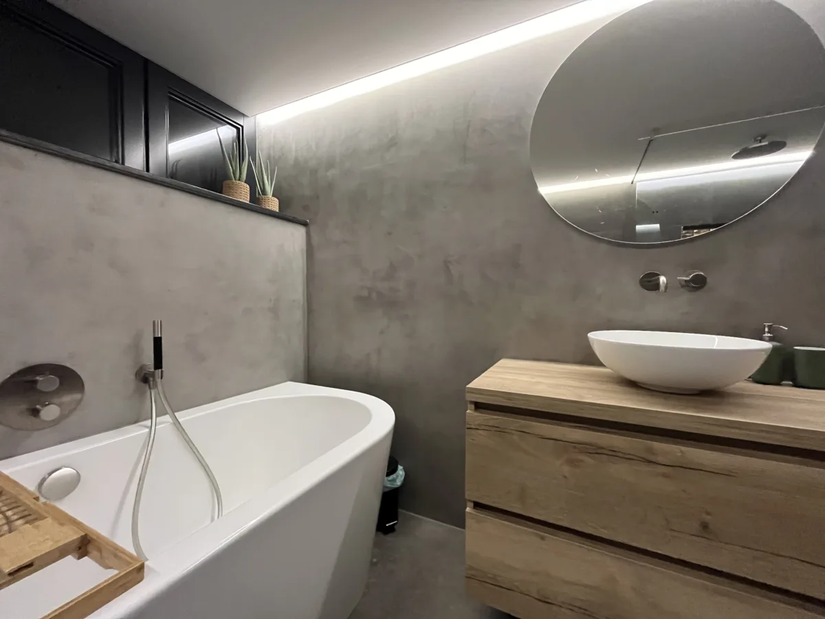 Badkamer keramische tegels & microcement (betonciré) – betonlook stijl – Lienden (foto 11)