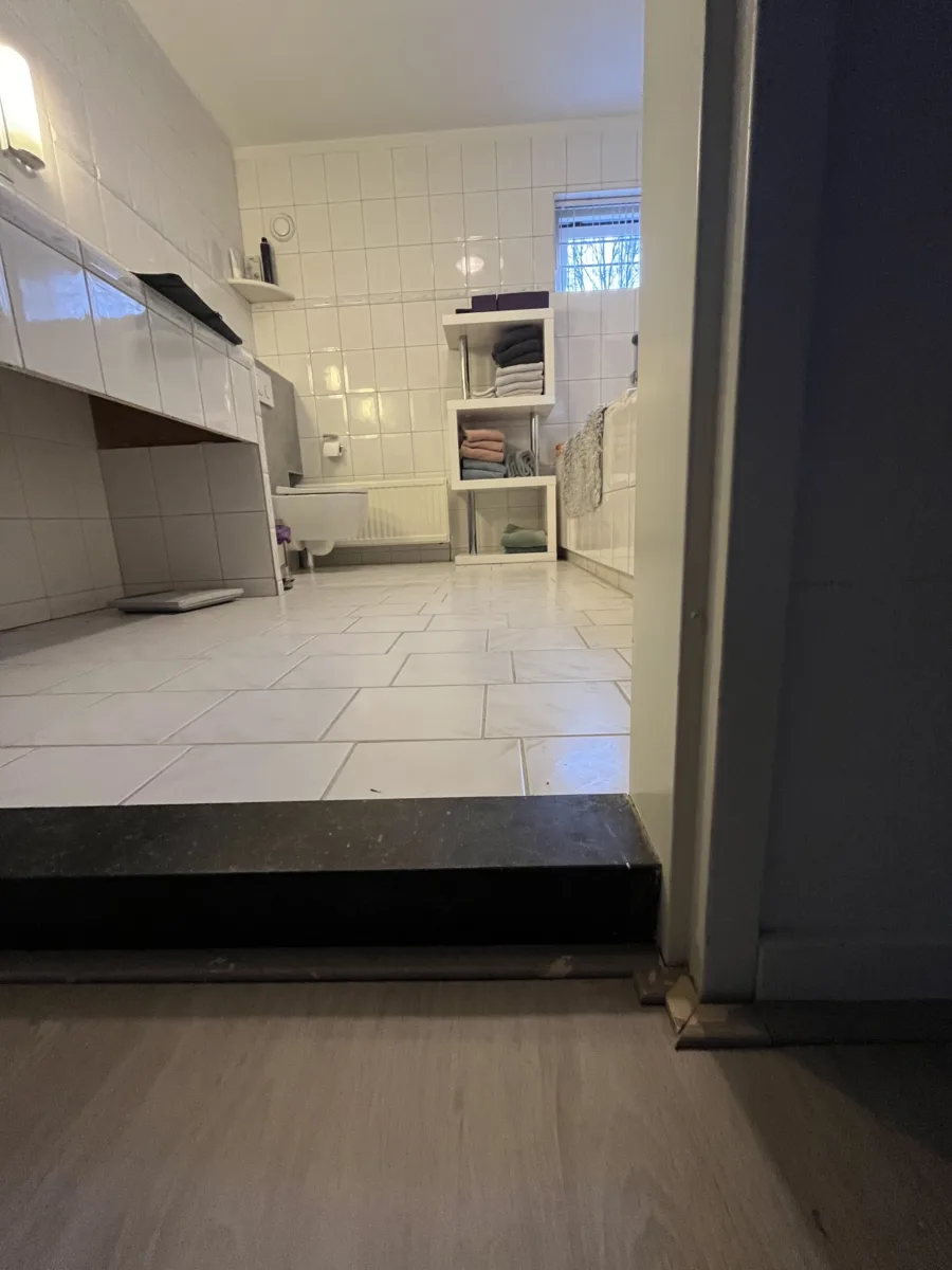 Badkamer sunshower en zitje onder de douche – modern stijl – Veenendaal (foto 16)