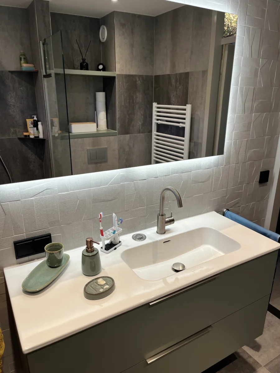 Badkamer Primabad wastafel asymmetrisch – betonlook stijl – Rhenen