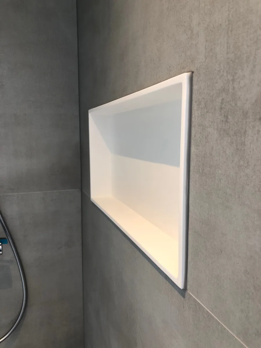 Gestucte badkamer met tegel- en corian combinatie – modern stijl – Veenendaal (foto 21)