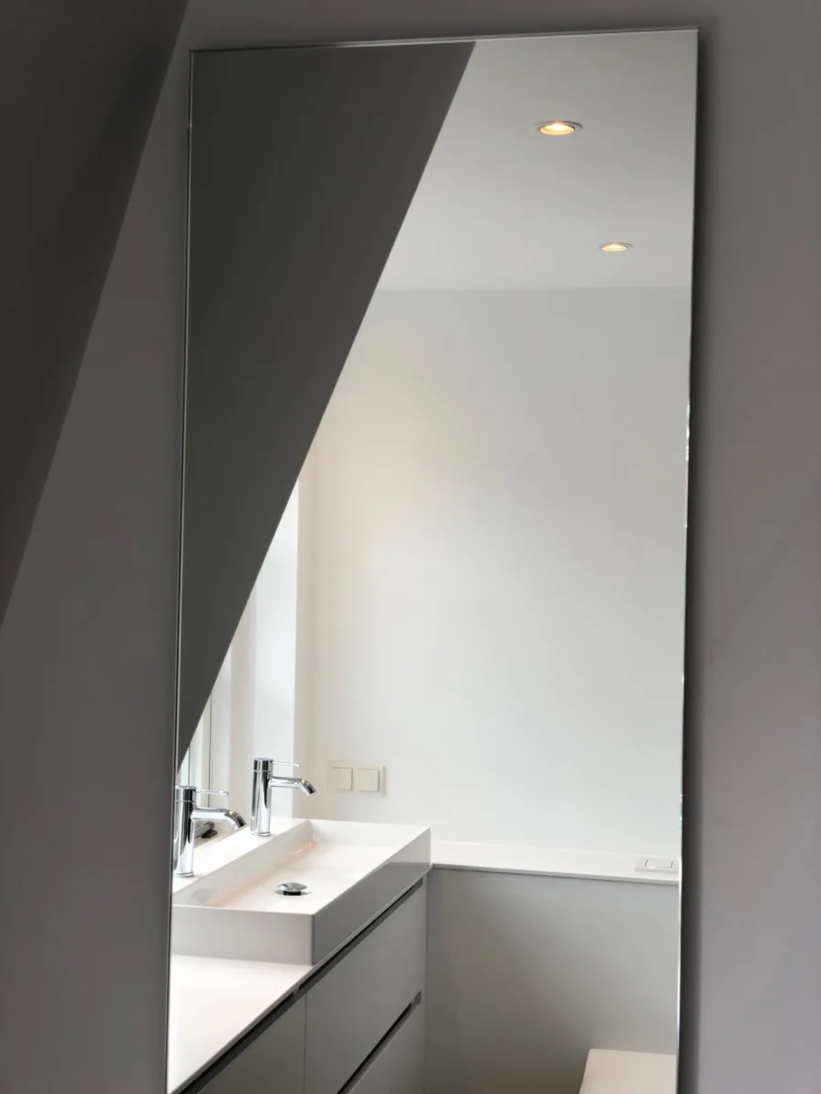 Gestucte badkamer met tegel- en corian combinatie – modern stijl – Veenendaal (foto 18)