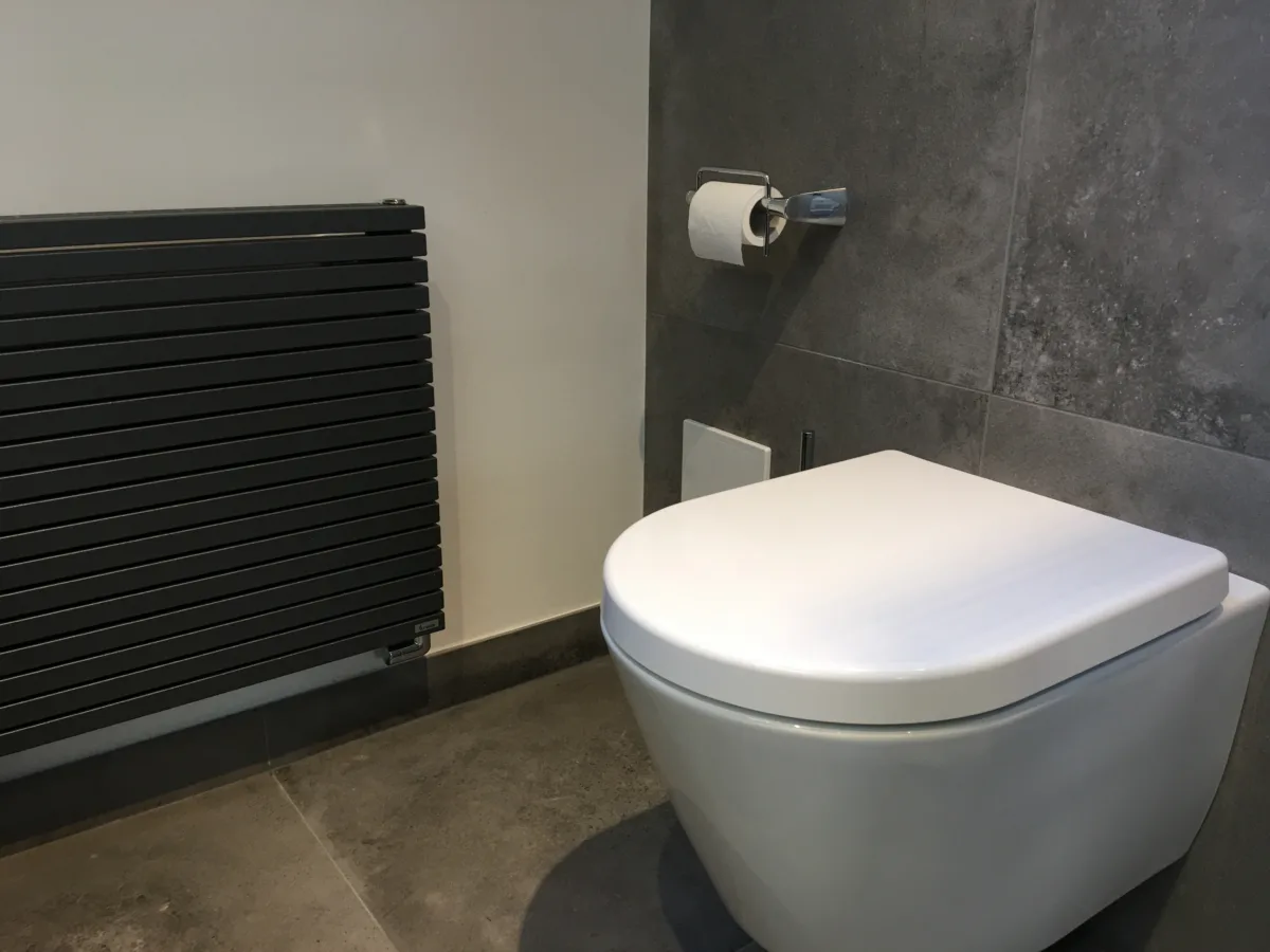 Onderhoudsvrije badkamer – betonlook stijl – Maurik (foto 7)