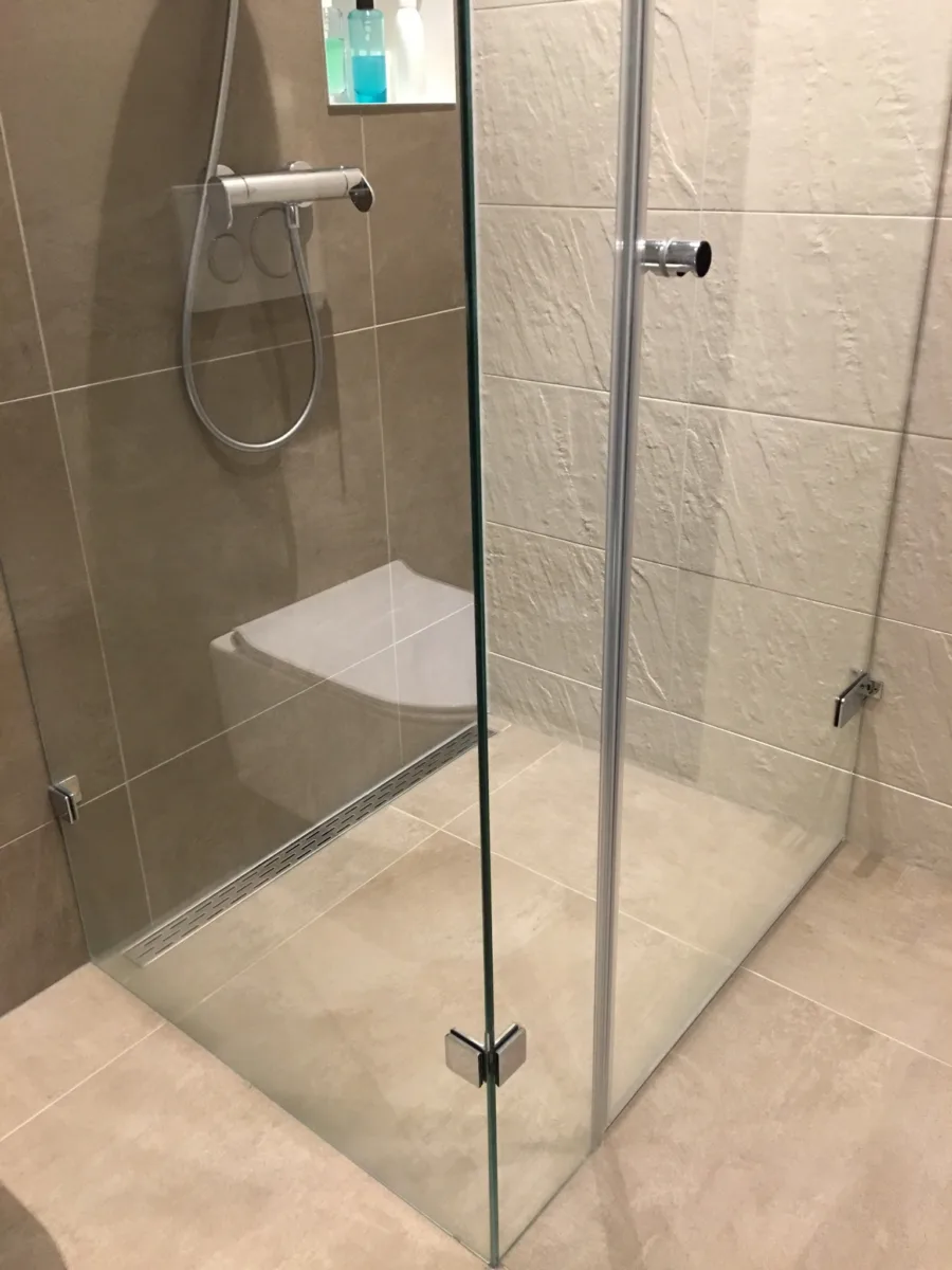Optie: Badkamer met schuine kap – modern stijl – Veenendaal (foto 5)