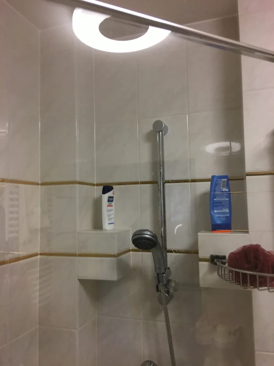 Badkamer met inloopdouche met plafond stabilisatie – ergonomisch stijl – Wageningen (foto 11)