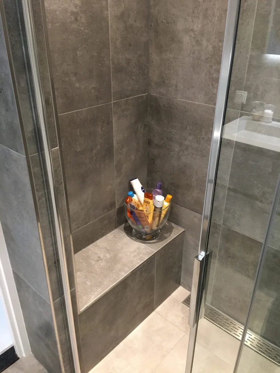 Sunshower badkamer Achterberg – betonlook stijl – Achterberg (foto 4)