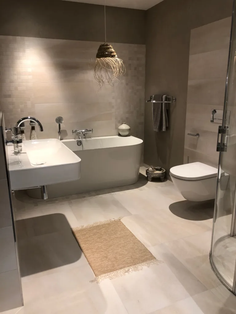 Badkamer rond Happy D.2 – modern stijl – Renswoude