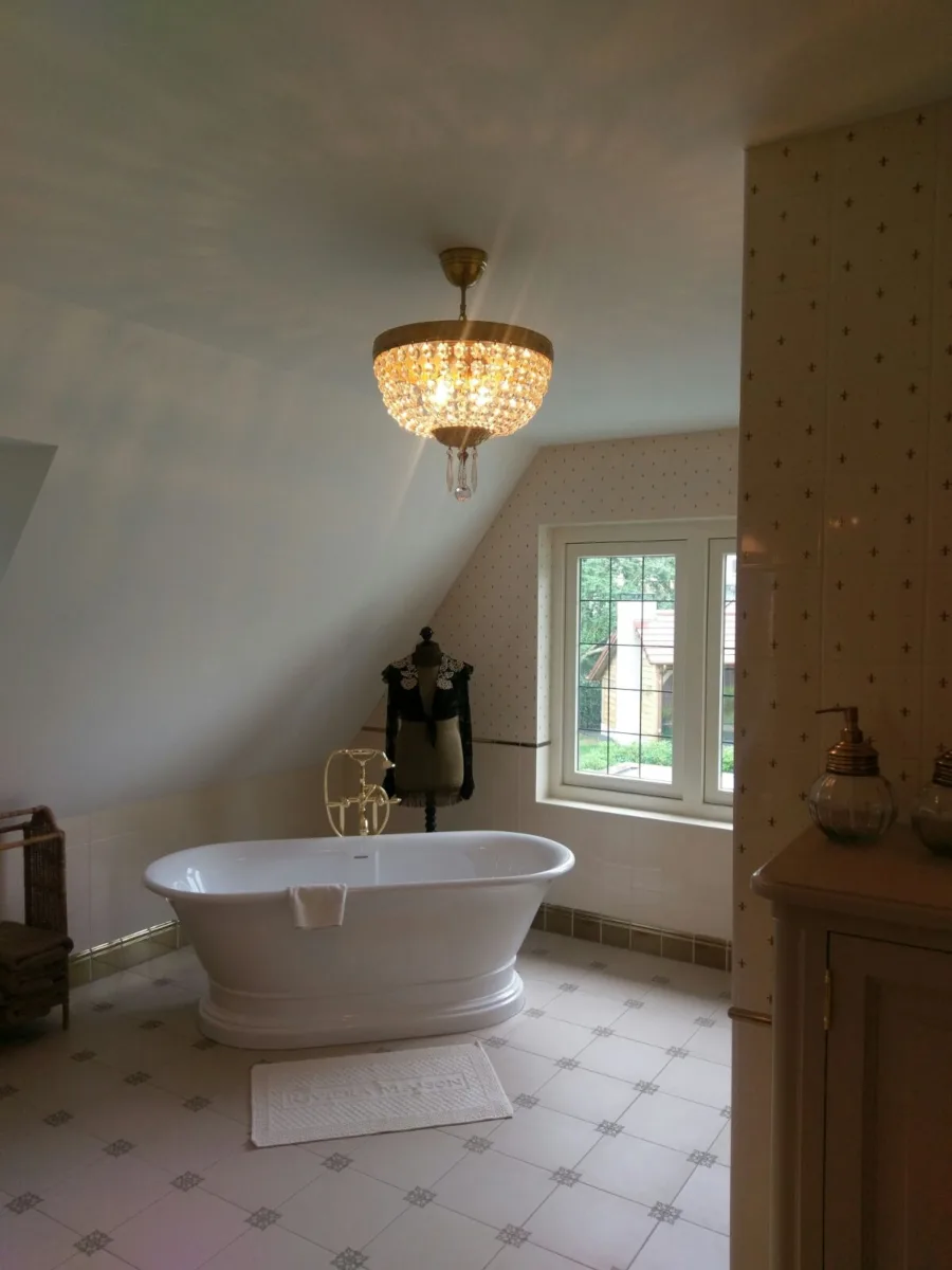 Klassiek Engelse badkamer met gouden kranen – engelse- & klassiek stijl – Rhenen (foto 2)