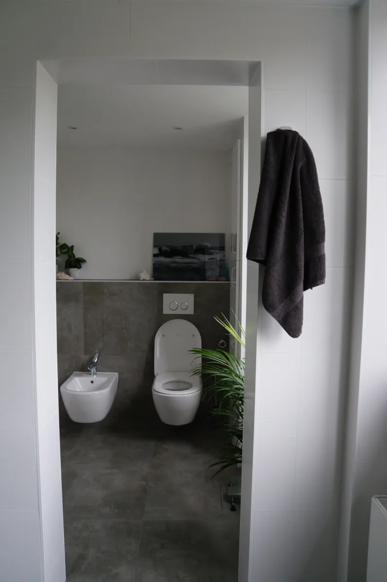 Crushed glass badkamer – design stijl – Alblasserdam (foto 6)