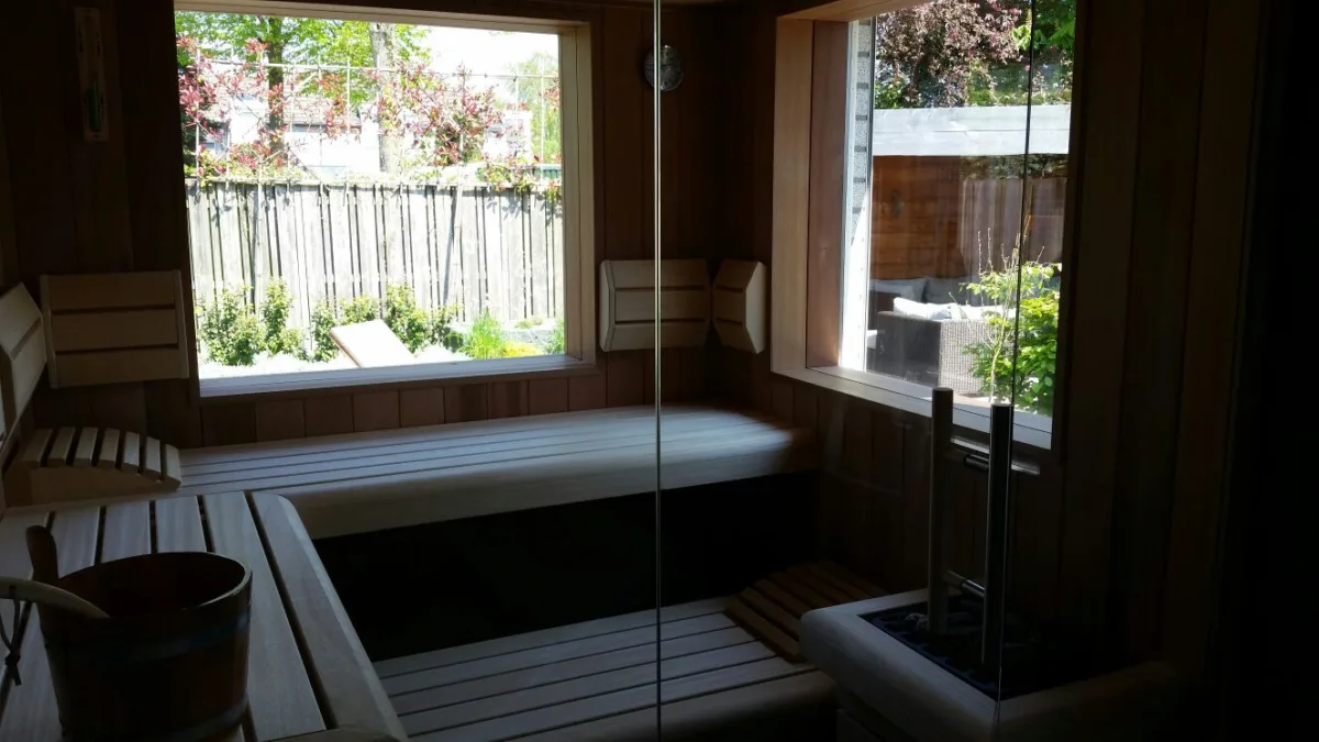 Wellness ruimte met sauna en whirlpool – wellness stijl – Veenendaal (foto 2)